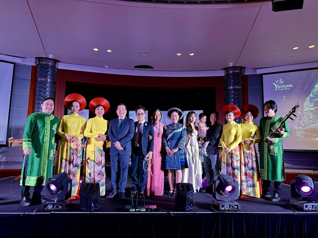 Điểm báo hoạt động ngành Văn hóa, Thể thao và Du lịch ngày 26/11/2025 - Ảnh 3. Điểm báo hoạt động ngành Văn hóa, Thể thao và Du lịch ngày 26/11/2025 - Ảnh 3.