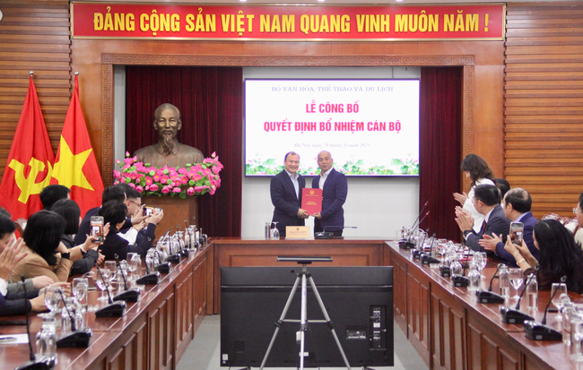 Bộ VHTTDL công bố và trao các quyết định về bổ nhiệm cán bộ - Ảnh 5. Bộ VHTTDL công bố và trao các quyết định về bổ nhiệm cán bộ - Ảnh 5.