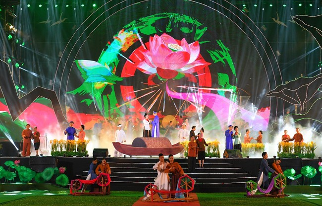 Nghệ An xây dựng con người phát triển toàn diện thông qua hoạt động văn hóa nghệ thuật, thể thao - Ảnh 1.