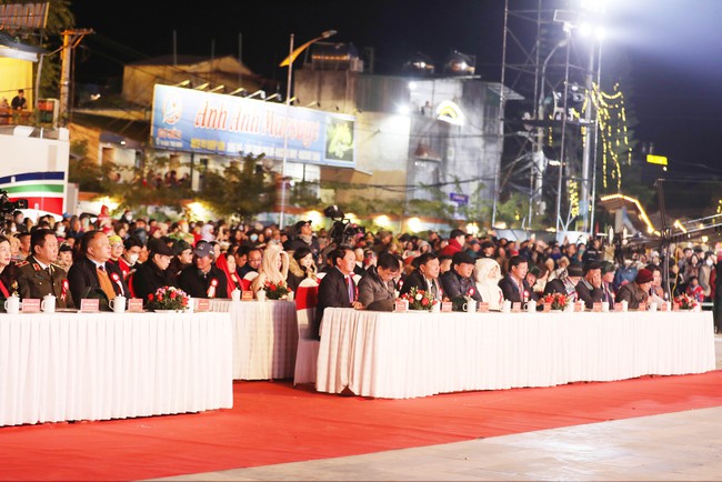 Lễ hội hoa Tam Giác Mạch lần thứ XI và đón nhận các danh hiệu du lịch tỉnh Tuyên Quang năm 2025 - Ảnh 1.