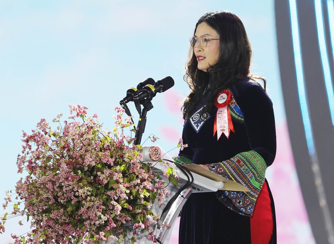 Lễ hội hoa Tam Giác Mạch lần thứ XI và đón nhận các danh hiệu du lịch tỉnh Tuyên Quang năm 2025 - Ảnh 2.