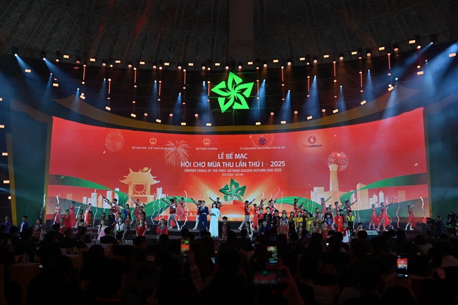 Hội chợ mùa Thu lần thứ nhất năm 2025 quyên góp được hơn 316 tỷ đồng ủng hộ đồng bào vùng lũ - Ảnh 2.