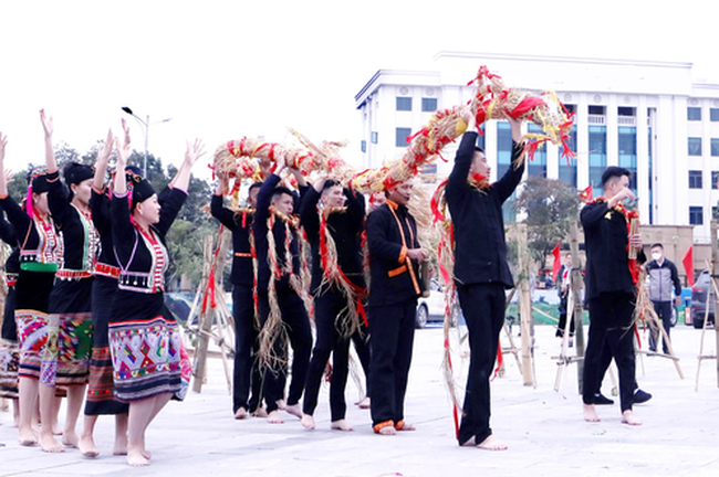 Điện Biên: Từng bước nâng cao mức hưởng thụ về văn hóa cho đồng bào các dân tộc gắn với phát triển du lịch cộng đồng - Ảnh 1. Điện Biên: Từng bước nâng cao mức hưởng thụ về văn hóa cho đồng bào các dân tộc gắn với phát triển du lịch cộng đồng - Ảnh 1.