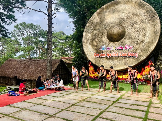 Lâm Đồng: Những chuyển biến tích cực trong công tác bảo tồn, phát huy giá trị văn hóa của các dân tộc thiểu số gắn với phát triển du lịch - Ảnh 1.
