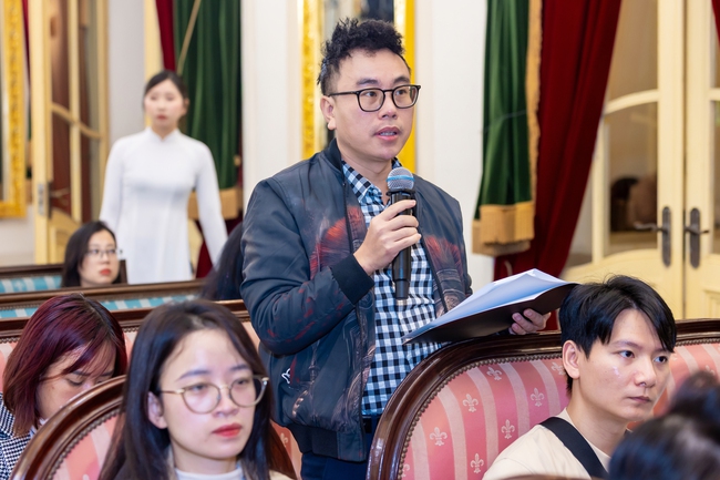 Khi Nhà hát Lớn Hà Nội kể chuyện bằng ánh sáng và âm thanh - Ảnh 7. Khi Nhà hát Lớn Hà Nội kể chuyện bằng ánh sáng và âm thanh - Ảnh 7.