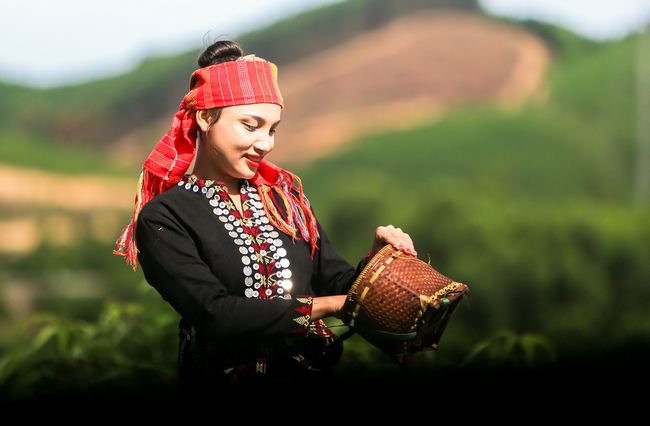 Biến văn hóa dân tộc thiểu số thành “vốn vàng” để giảm nghèo bền vững - Ảnh 2. Biến văn hóa dân tộc thiểu số thành “vốn vàng” để giảm nghèo bền vững - Ảnh 2.