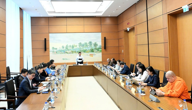 Luật Chuyển đổi số có ý nghĩa đặc biệt quan trọng trong việc hoàn thiện thể chế, thúc đẩy phát triển kinh tế số, xã hội số và chính quyền số - Ảnh 1. Luật Chuyển đổi số có ý nghĩa đặc biệt quan trọng trong việc hoàn thiện thể chế, thúc đẩy phát triển kinh tế số, xã hội số và chính quyền số - Ảnh 1.