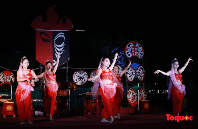 Tổ chức Liên hoan Tuồng và Dân ca kịch toàn quốc - 2025 - Ảnh 1. Tổ chức Liên hoan Tuồng và Dân ca kịch toàn quốc - 2025 - Ảnh 1.