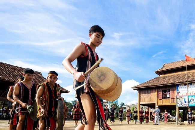 Số hóa văn hóa dân tộc thiểu số, mở lối phát triển du lịch - Ảnh 3. Số hóa văn hóa dân tộc thiểu số, mở lối phát triển du lịch - Ảnh 3.