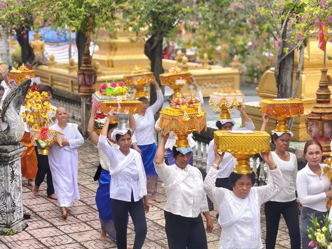 Cần Thơ: Gìn giữ và lan tỏa bản sắc văn hóa dân tộc thiểu số - Ảnh 1. Cần Thơ: Gìn giữ và lan tỏa bản sắc văn hóa dân tộc thiểu số - Ảnh 1.
