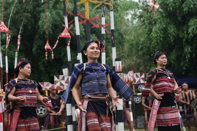 Thành công từ chu trình: Bảo tồn văn hóa- phát triển sản phẩm du lịch- nâng cao thu nhập cho cộng đồng - Ảnh 2. Thành công từ chu trình: Bảo tồn văn hóa- phát triển sản phẩm du lịch- nâng cao thu nhập cho cộng đồng - Ảnh 2.