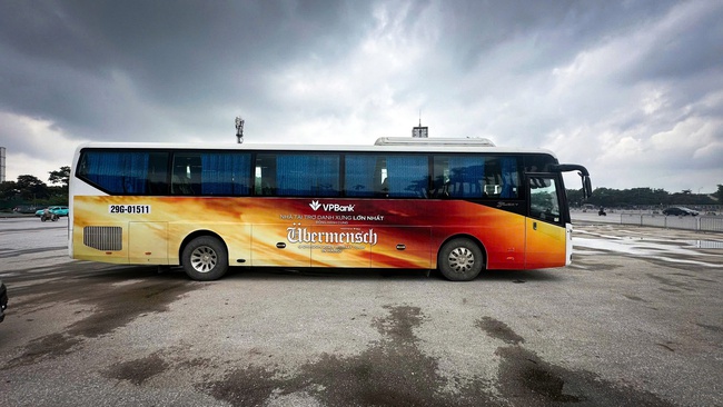 “Biển người” đổ về Concert GDRAGON – Khu vực check-in biến thành sàn diễn thời trang BIẾN THÀNH SÀN DIỄN THỜI TRANG - Ảnh 6.