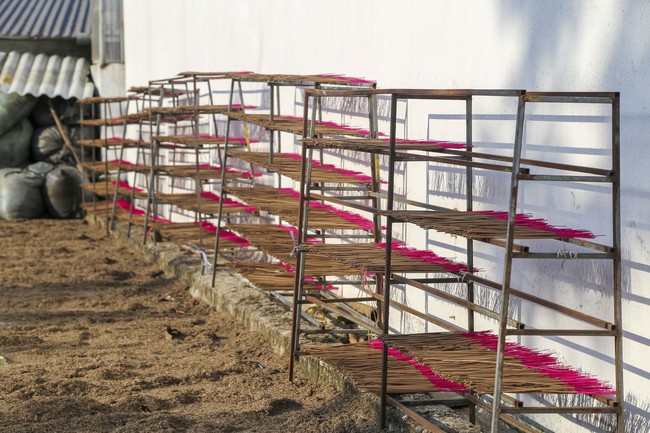 Giữ nghề truyền thống kết hợp phát triển du lịch tại làng hương Thủy Xuân - Ảnh 13.