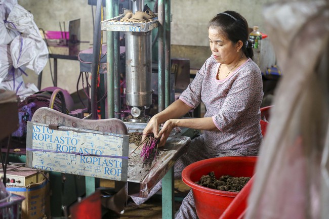 Giữ nghề truyền thống kết hợp phát triển du lịch tại làng hương Thủy Xuân - Ảnh 9.