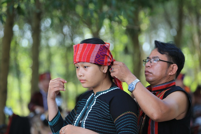 Phát huy bản sắc văn hóa truyền thống để tạo giá trị gia tăng cho sản phẩm địa phương - Ảnh 2.