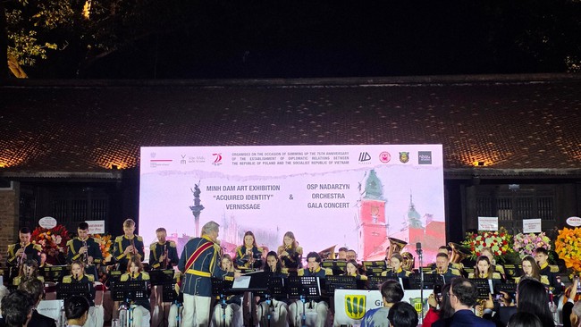Gắn kết tình hữu nghị Việt Nam - Ba Lan qua âm nhạc và hội họa - Ảnh 6. Gắn kết tình hữu nghị Việt Nam - Ba Lan qua âm nhạc và hội họa - Ảnh 6.