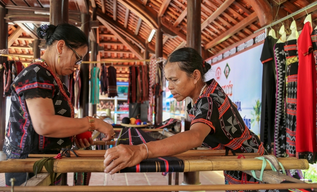 Nhiều sự kiện văn hóa – du lịch vùng dân tộc miền núi được đẩy mạnh quảng bá, tạo cú hích thu hút du khách - Ảnh 2. Nhiều sự kiện văn hóa – du lịch vùng dân tộc miền núi được đẩy mạnh quảng bá, tạo cú hích thu hút du khách - Ảnh 2.