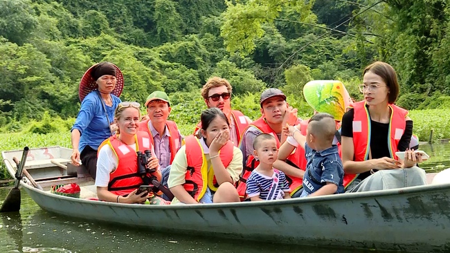 Ninh Bình: Đẩy mạnh xây dựng môi trường văn hóa trong hoạt động du lịch - Ảnh 1.