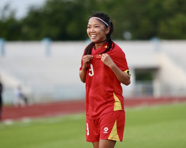 SEA Games 33: Tuyển nữ Việt Nam vào chung kết sau chiến thắng 5-0 trước Indonesia 5-0 - Ảnh 2. SEA Games 33: Tuyển nữ Việt Nam vào chung kết sau chiến thắng 5-0 trước Indonesia 5-0 - Ảnh 2.
