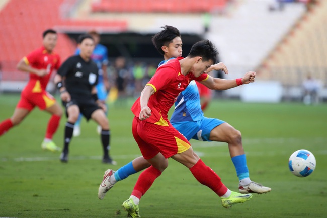 Bùng nổ những phút cuối trận, U22 Việt Nam giành quyền vào chơi trận chung kết - Ảnh 2. Bùng nổ những phút cuối trận, U22 Việt Nam giành quyền vào chơi trận chung kết - Ảnh 2.