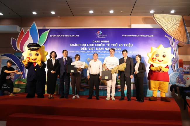 Du lịch Việt Nam đón khách du lịch quốc tế thứ 20 triệu - Ảnh 4. Du lịch Việt Nam đón khách du lịch quốc tế thứ 20 triệu - Ảnh 4.