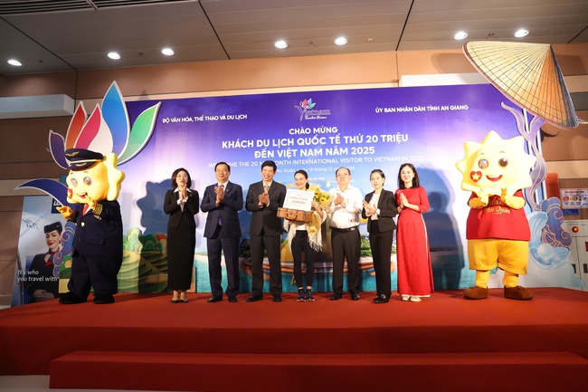 Du lịch Việt Nam đón khách du lịch quốc tế thứ 20 triệu - Ảnh 3. Du lịch Việt Nam đón khách du lịch quốc tế thứ 20 triệu - Ảnh 3.
