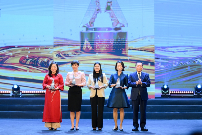 Giải thưởng Hành động vì cộng đồng: Tôn vinh những đóng góp thầm lặng, lan tỏa sức mạnh cộng đồng - Ảnh 3. Giải thưởng Hành động vì cộng đồng: Tôn vinh những đóng góp thầm lặng, lan tỏa sức mạnh cộng đồng - Ảnh 3.