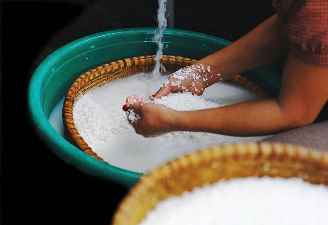 Độc đáo bánh chưng thảo dược của đồng bào Mường xã Sơn Lương - Ảnh 1. Độc đáo bánh chưng thảo dược của đồng bào Mường xã Sơn Lương - Ảnh 1.