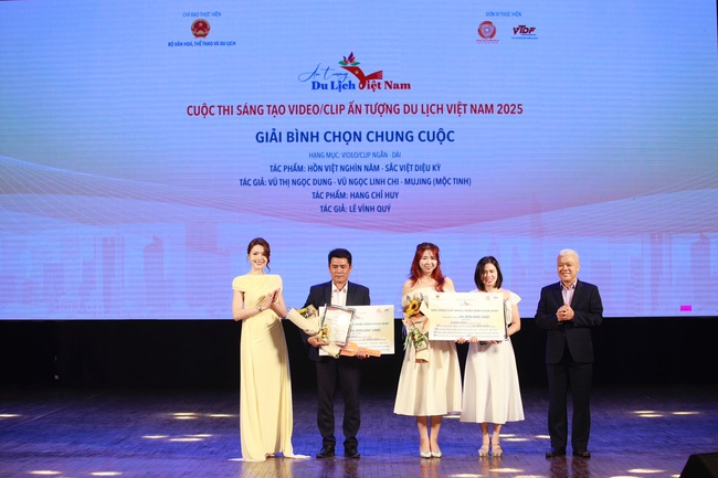 Vinh danh các tác phẩm xuất sắc tại Lễ trao giải cuộc thi sáng tạo video/clip “Ấn tượng Du lịch Việt Nam” năm 2025 - Ảnh 13. Vinh danh các tác phẩm xuất sắc tại Lễ trao giải cuộc thi sáng tạo video/clip “Ấn tượng Du lịch Việt Nam” năm 2025 - Ảnh 13.