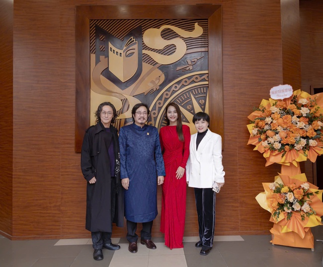 Thứ trưởng Tạ Quang Đông dự Lễ kỷ niệm 45 năm thành lập Trường Đại học Sân khấu – Điện ảnh Hà Nội - Ảnh 6. Thứ trưởng Tạ Quang Đông dự Lễ kỷ niệm 45 năm thành lập Trường Đại học Sân khấu – Điện ảnh Hà Nội - Ảnh 6.