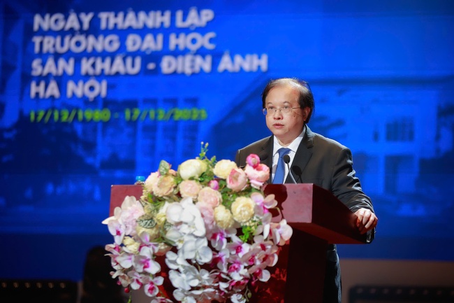 Thứ trưởng Tạ Quang Đông dự Lễ kỷ niệm 45 năm thành lập Trường Đại học Sân khấu – Điện ảnh Hà Nội - Ảnh 1. Thứ trưởng Tạ Quang Đông dự Lễ kỷ niệm 45 năm thành lập Trường Đại học Sân khấu – Điện ảnh Hà Nội - Ảnh 1.