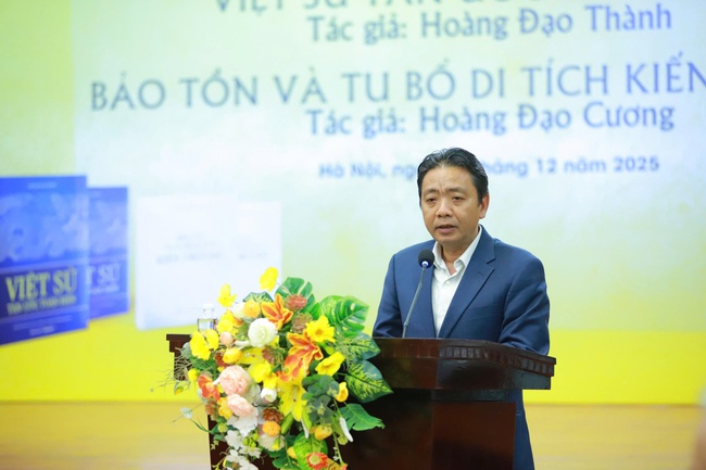 Gìn giữ và làm phong phú thêm di sản lịch sử – văn hóa Việt Nam: Từ sách chuyên khảo đến hành động thiết thực - Ảnh 1. Gìn giữ và làm phong phú thêm di sản lịch sử – văn hóa Việt Nam: Từ sách chuyên khảo đến hành động thiết thực - Ảnh 1.