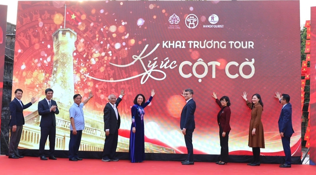 Tour "Ký ức Cột cờ" - Trải nghiệm di sản kết hợp giữa giá trị lịch sử, công nghệ số và cảm xúc - Ảnh 1. Tour "Ký ức Cột cờ" - Trải nghiệm di sản kết hợp giữa giá trị lịch sử, công nghệ số và cảm xúc - Ảnh 1.