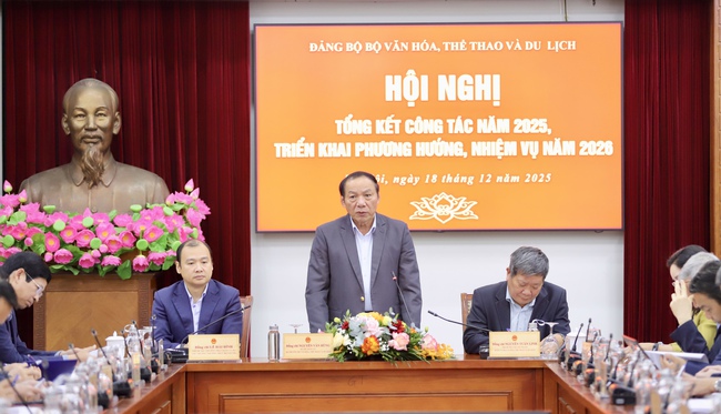 Bộ trưởng Nguyễn Văn Hùng: Mỗi cán bộ, đảng viên phải thực sự trở thành những "người gieo hạt văn hóa" - Ảnh 7. Bộ trưởng Nguyễn Văn Hùng: Mỗi cán bộ, đảng viên phải thực sự trở thành những "người gieo hạt văn hóa" - Ảnh 7.