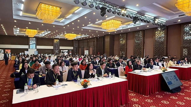 Hội nghị - Hội thảo &quot;Dịch vụ và sản phẩm thư viện trong môi trường số&quot; - Ảnh 1.