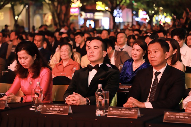 Giải thưởng Quảng cáo sáng tạo Việt Nam 2025: Vạn Xuân Awards 2025 vinh danh 63 ý tưởng sáng tạo xuất sắc - Ảnh 3.