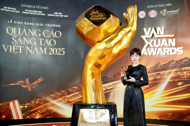ODE Group được vinh danh “Công ty Truyền thông Sáng tạo của năm 2025” tại Vạn Xuân Awards 2025 - Ảnh 2. ODE Group được vinh danh “Công ty Truyền thông Sáng tạo của năm 2025” tại Vạn Xuân Awards 2025 - Ảnh 2.