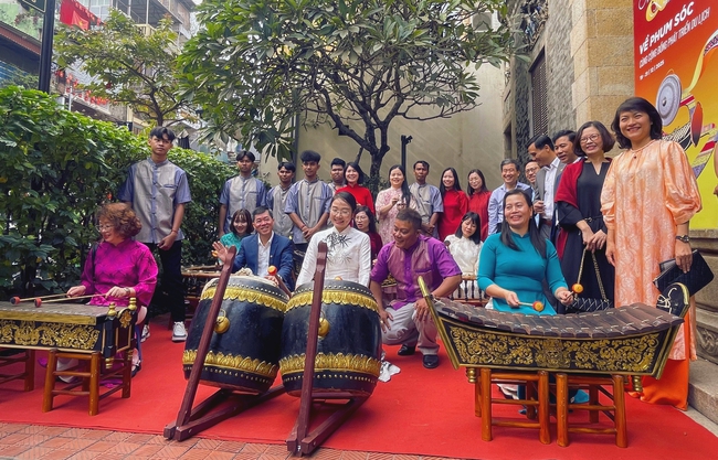 Khi Chiêng Mường và Nhạc Ngũ âm hòa nhịp cùng du lịch bền vững - Ảnh 1.