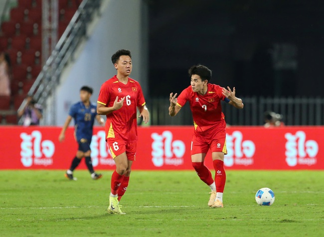 U22 Việt Nam tại SEA Games 33: Hành trình của bản lĩnh, danh dự và một tập thể không bỏ cuộc - Ảnh 2.