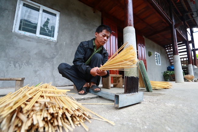 Triển khai thực hiện Chương trình MTQG giảm nghèo giai đoạn 2021-2025 ngày càng đi vào chiều sâu - Ảnh 2.