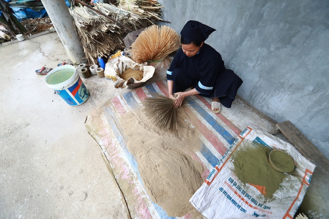 Triển khai thực hiện Chương trình MTQG giảm nghèo giai đoạn 2021-2025 ngày càng đi vào chiều sâu - Ảnh 3.