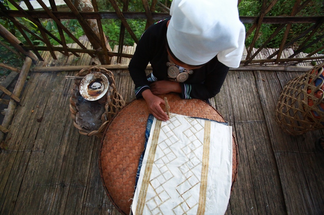 Dồn vốn cho vùng khó, nâng cấp thiết chế văn hóa góp phần giảm nghèo bền vững - Ảnh 1.