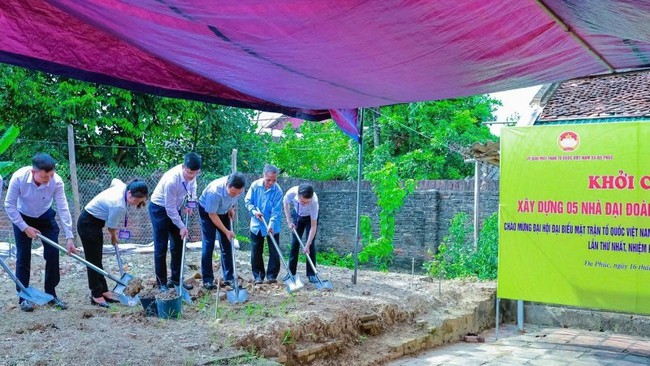 Xây dựng nhà đại đoàn kết giúp người nghèo ổn định nơi ăn chốn ở, vươn lên trong cuộc sống - Ảnh 2.