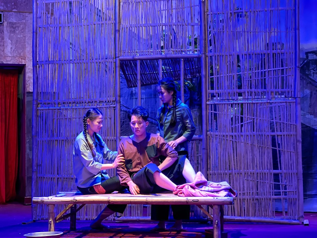 Phát huy giá trị tư tưởng Hồ Chí Minh qua chương trình nghệ thuật "Bác Hồ - một tình yêu bao la" - Ảnh 2.