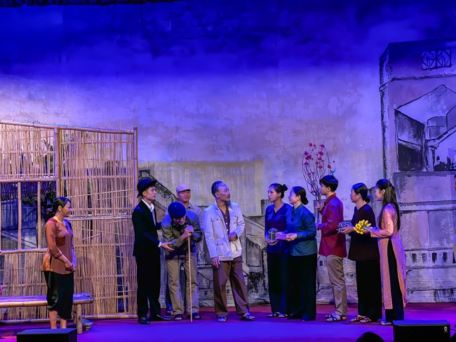 Phát huy giá trị tư tưởng Hồ Chí Minh qua chương trình nghệ thuật "Bác Hồ - một tình yêu bao la" - Ảnh 6.