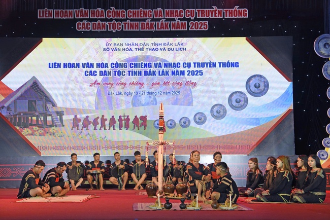 Lan tỏa giá trị văn hóa Tây Nguyên tại Liên hoan văn hóa Cồng chiêng và nhạc cụ truyền thống các dân tộc tỉnh Đắk Lắk  - Ảnh 1.