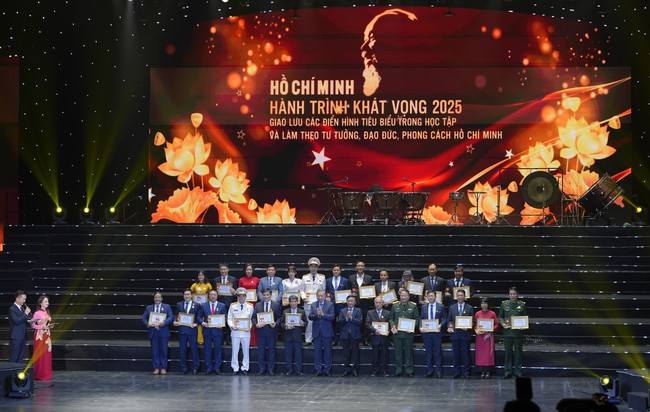 Đặc sắc chương trình nghệ thuật "Hồ Chí Minh - Hành trình khát vọng 2025" - Ảnh 4.