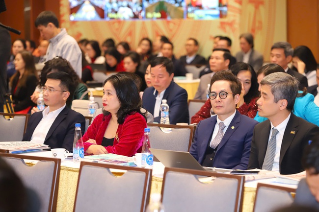 Thủ tướng: Văn hóa thẩm thấu - truyền thông lan tỏa - thể thao vươn tầm - du lịch đột phá"; kiến tạo không gian phát triển văn hóa, thể thao, du lịch trong kỷ nguyên mới - Ảnh 5.