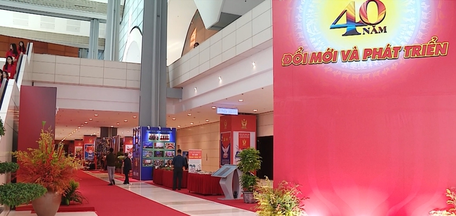 Gần 200 hình ảnh, tài liệu và hiện vật tiêu biểu được trưng bày tại Triển lãm “Thành tựu Ngành Văn hóa, Thể thao và Du lịch – 40 năm đổi mới và phát triển” - Ảnh 1.