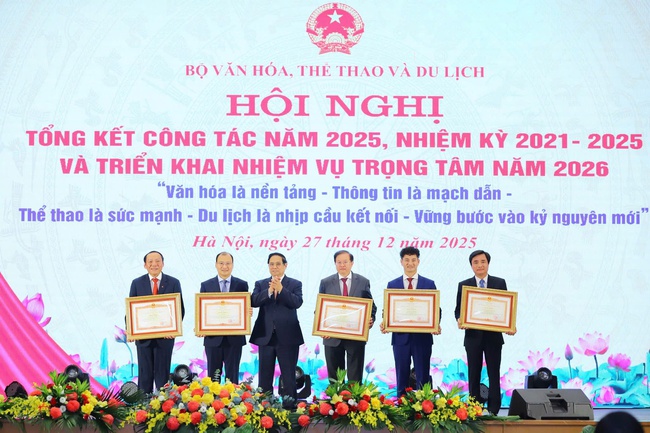 Bộ Văn hóa, Thể thao và Du lịch đón nhận Huân chương Lao động hạng Ba - Ảnh 2.